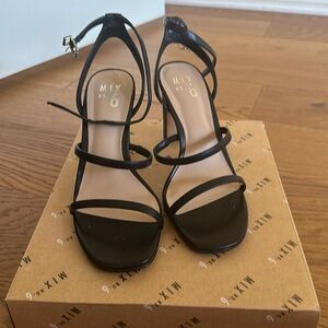 Ladies black sandals